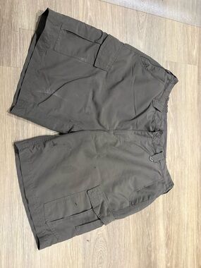 Field & Stream Men's Olive Green Cargo Shorts